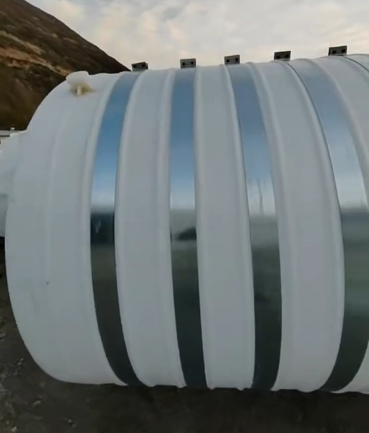 圆形华池塑料桶批量交付案例:结构稳定,适配多行业液体储运需求 圆形华池塑料桶批量交付案例:结构稳定,适配多行业液体储运需求